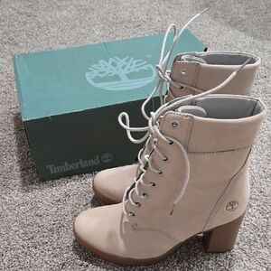 Timberland Women's Camdale 6in Boot Light Taupe Nubuck Boots